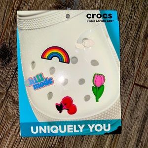 Croc charms!! 4 pack 🌈 🌷 🍒